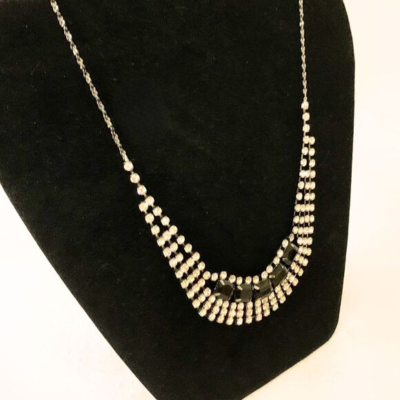 Vintage Style Rhinestone Necklace Black and Clear Crystal Statement Choker - Picture 5 of 6